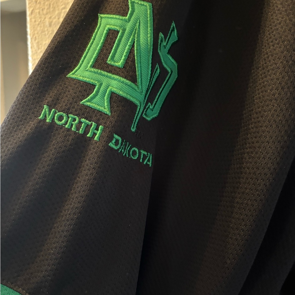 UND North Dakota Hockey Green and Black Lace-Up Jersey - Picture 4 of 4